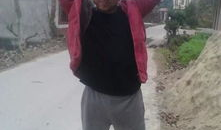 瘸子走路的短视频